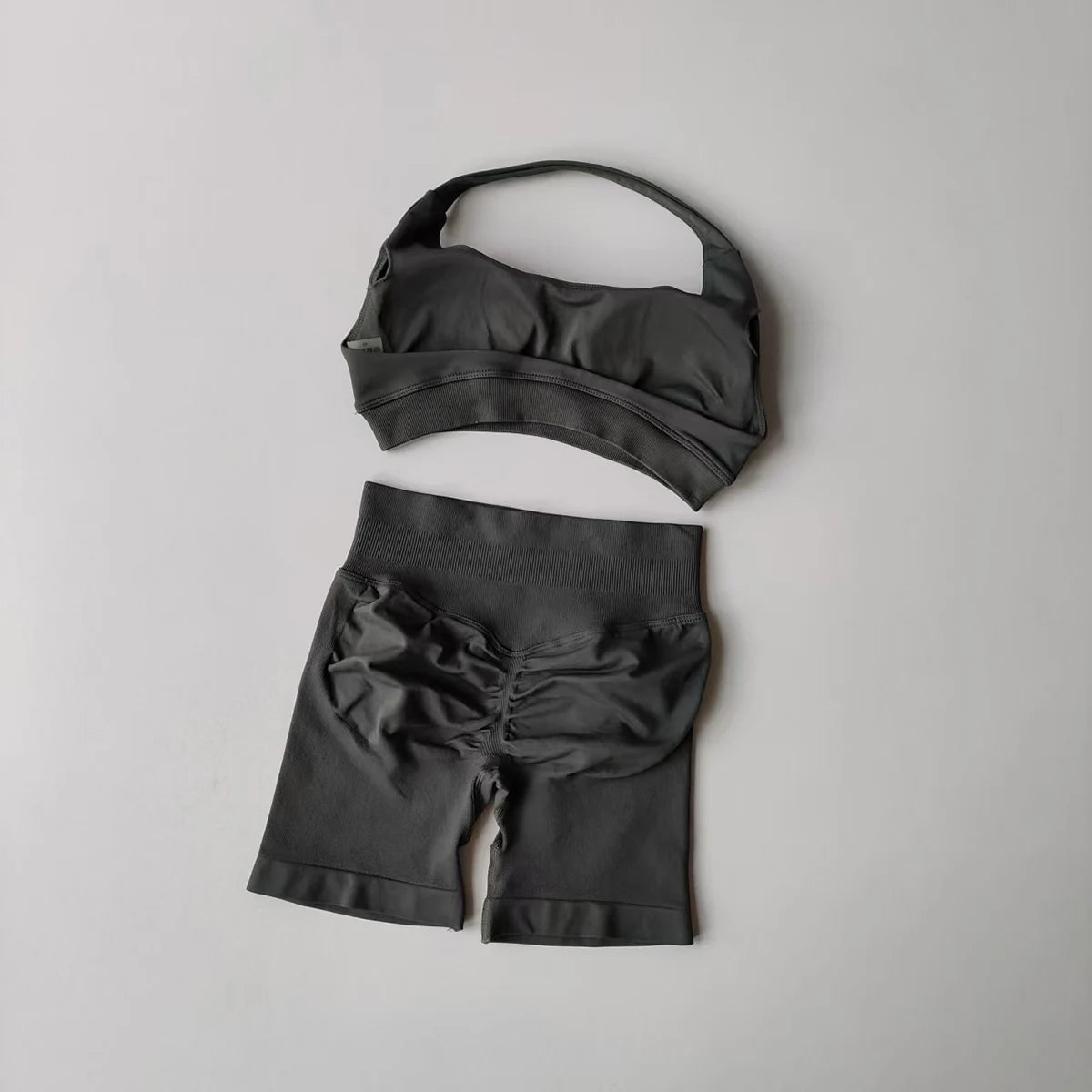 2 Pieces Yoga Suit for Women Seamless Fitness Gym Clothes Halter Sports Bra Matching Impact Shorts Workout Sets Gym Outfit Dark Grey CN