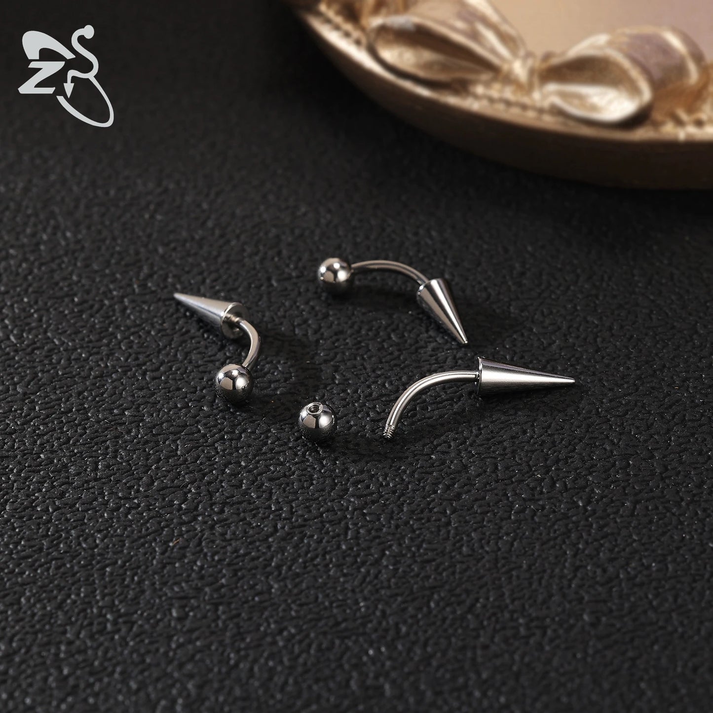 ZS 1 PC 16G Stainelss Steel Eyebrow Ring For Men Women Long Spike Curved Nose Bridge Piercing 3 Colors Cone Lip Labret Piercings