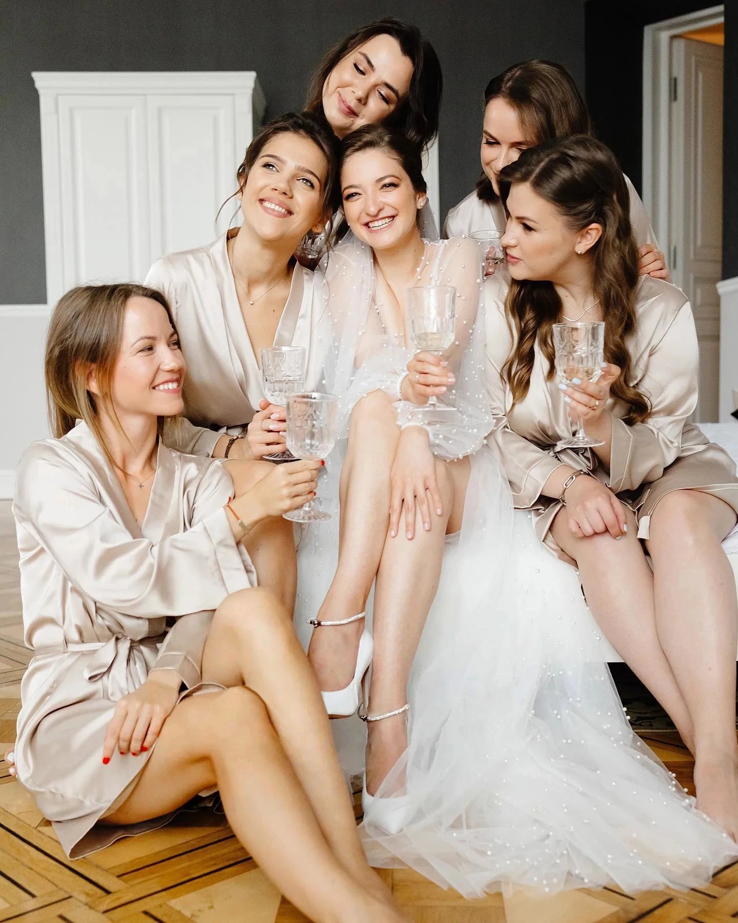 Pearl Robe For Women Long Sleeve Wedding Morning Robe Party Shawl Floor-Length Bridal Cape Sexy pearl robe Lantern Sleeve