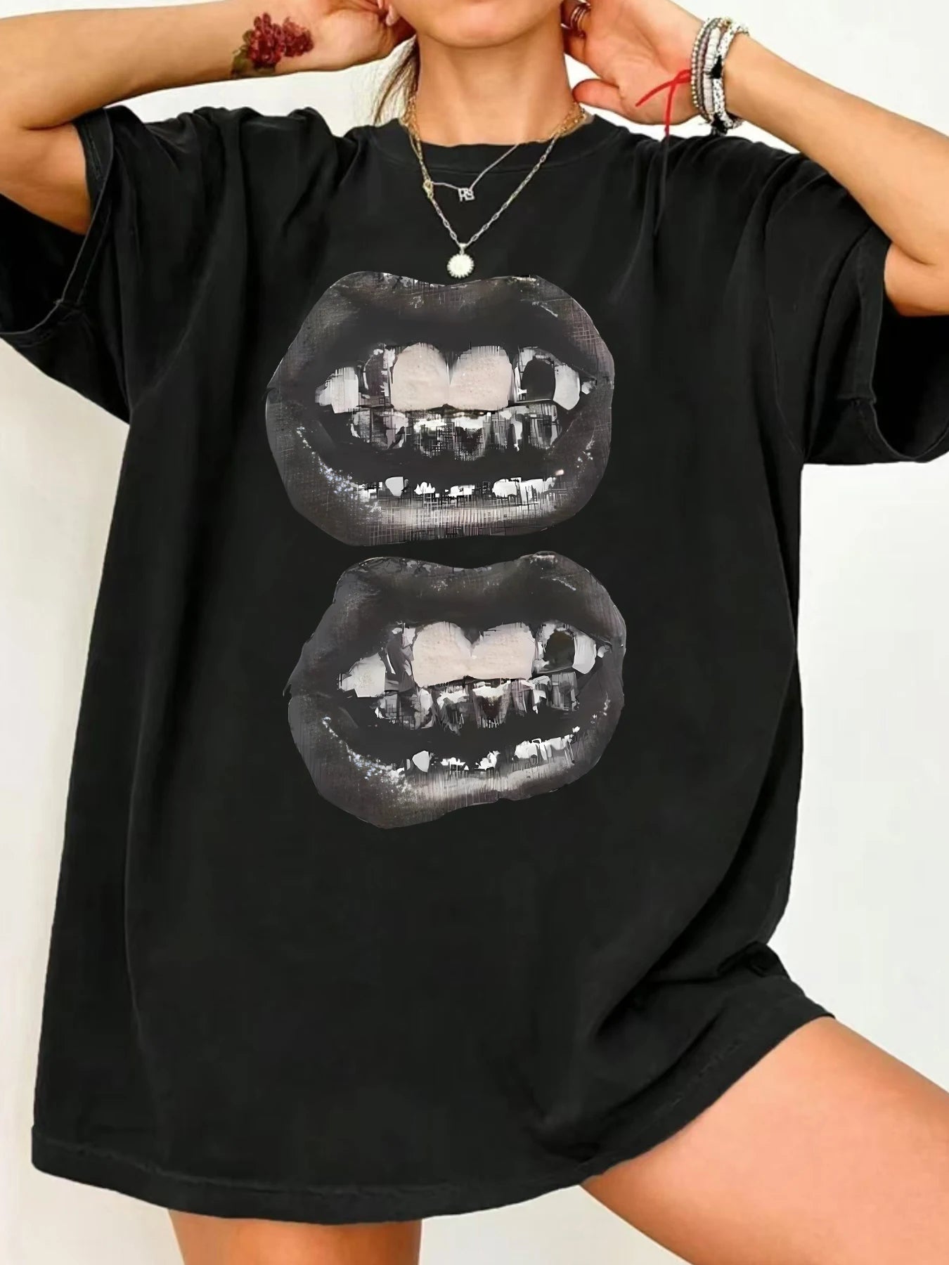 Chic Black & White Lips Graphic Tee for Women Casual Summer Short Sleeve T Shirt Stretchy Polyester Blend Machine Washable black