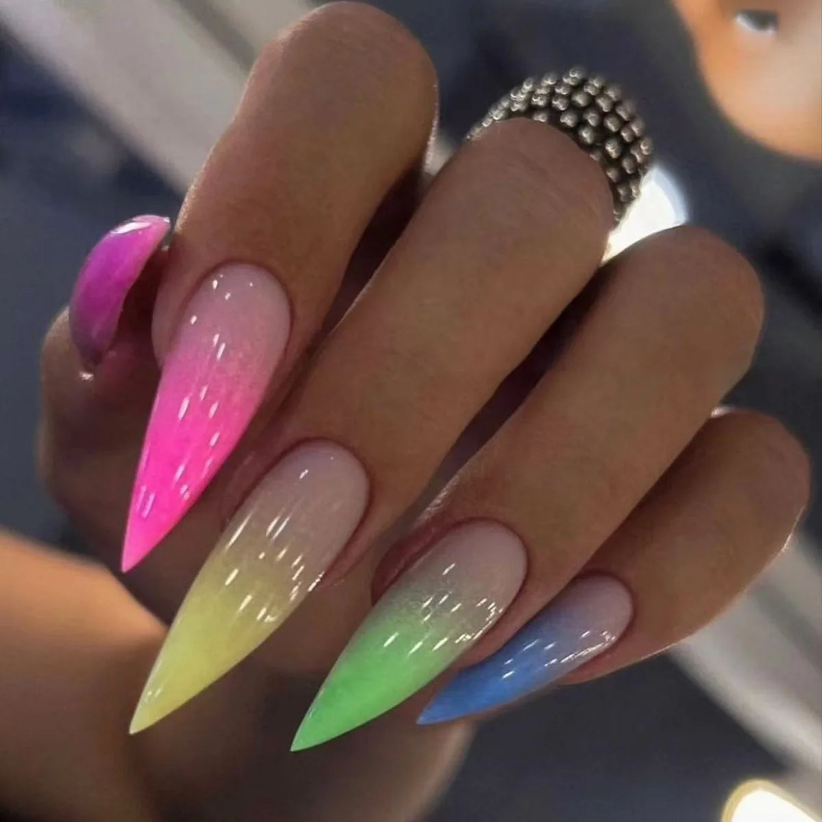 Red Black Gradient Press on Nails Medium Length Coffin Fake Nails with Sticky Tabs Ballerina False Nails Tips for Women 24Pcs Y-15