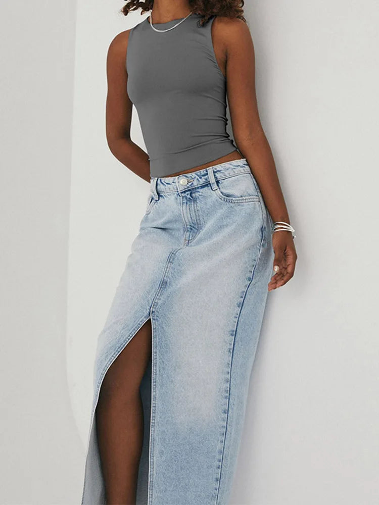 Sleeveless Tight Bottomed Shirt With Round Neck Racerback Top