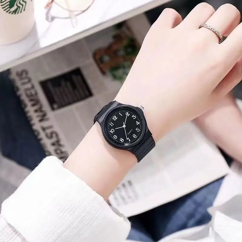 Casual Exam Watch Silicone Strap Simple Women Watch Student Ladies Quartz Wristwatch Waterproof Round Small Dial Clock for Girls Black