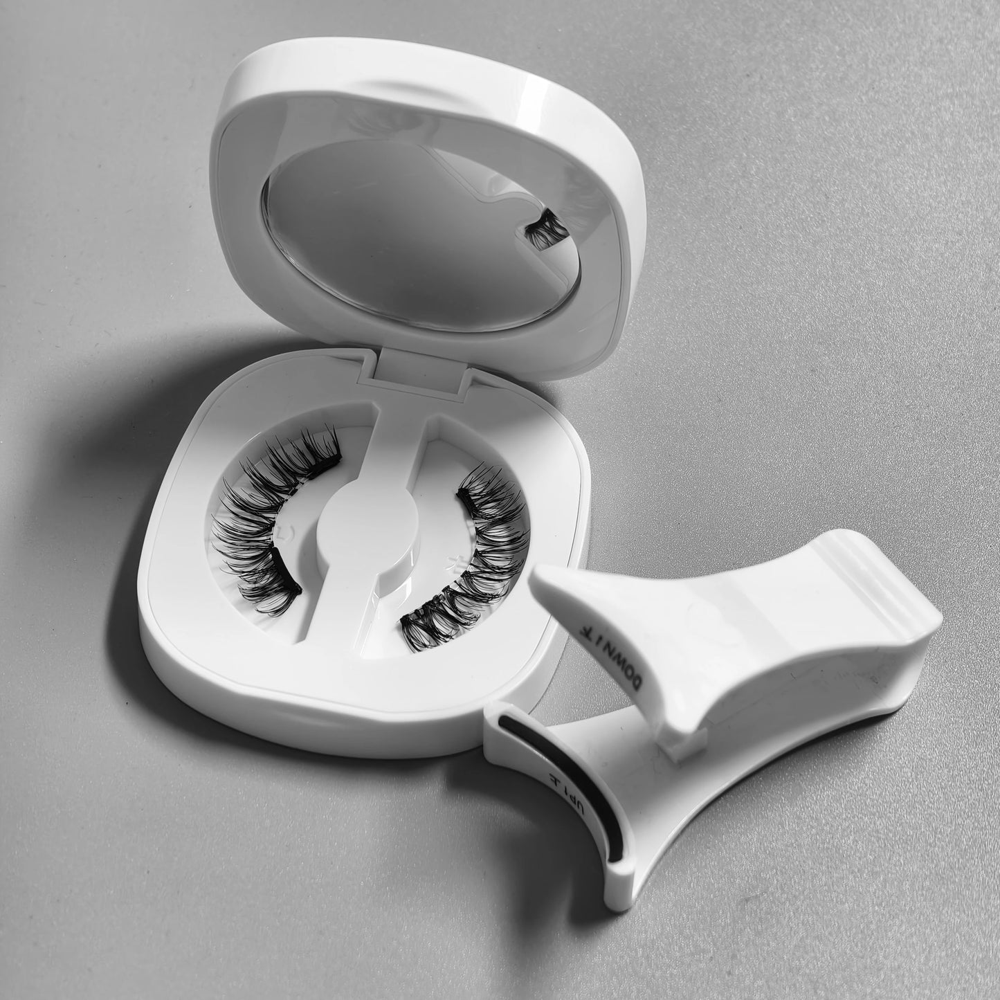 Yiernuo Magnetic false eyelashes integrated box new glue-free false eyelashes kit SD27 CHINA