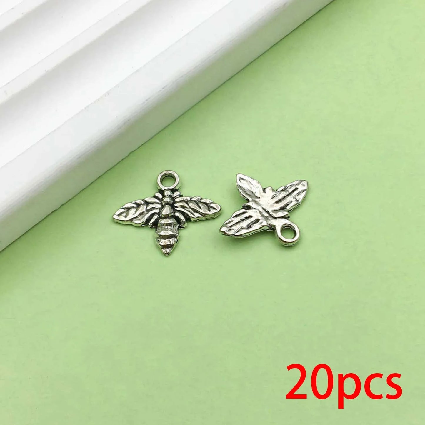Random 20pcs Alloy Bee Design Charms Vintage Insect Pendants for DIY Bracelet Necklace Jewelry Making Accessories style 1