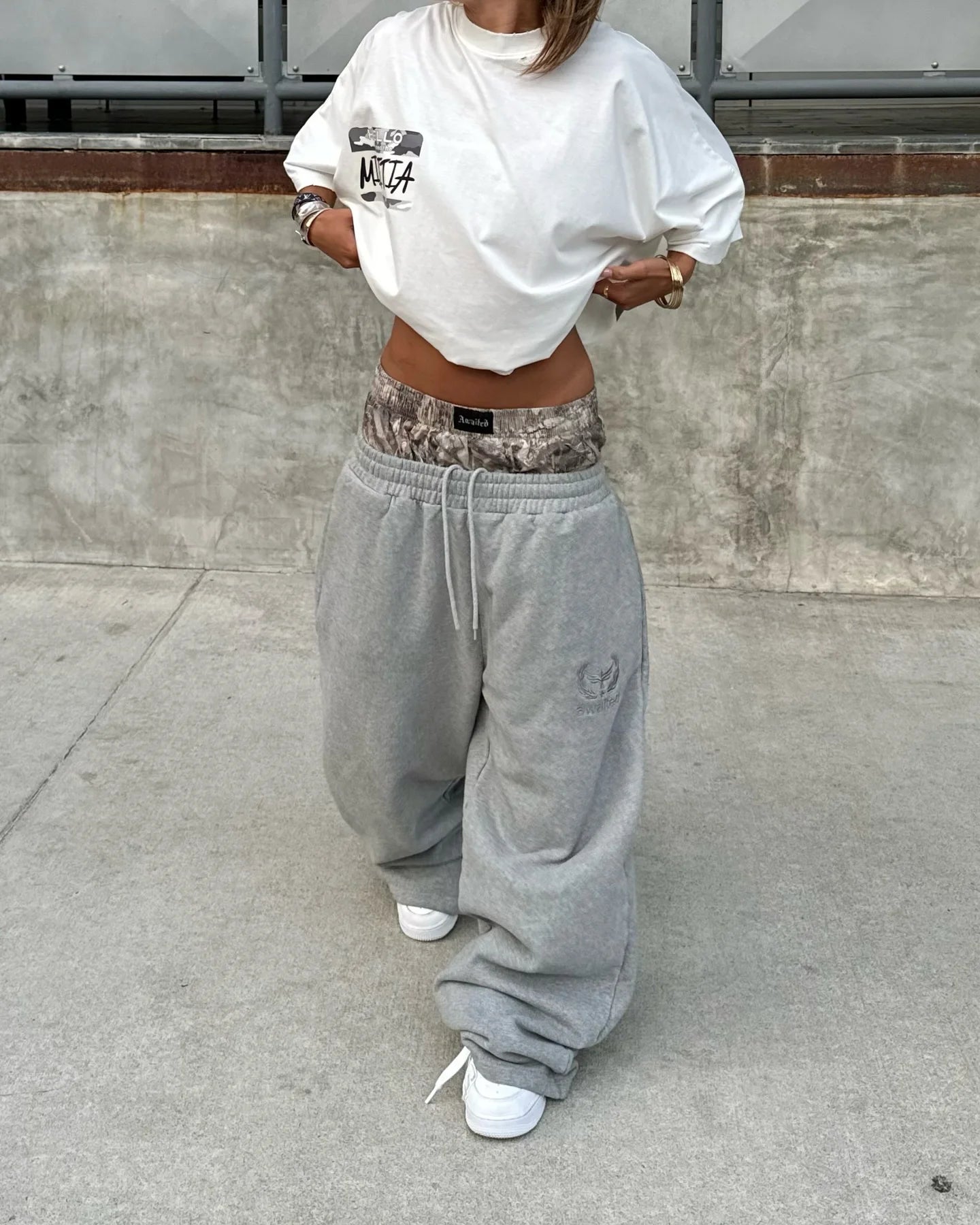 Y2K Trend Sweatpants Camouflage Embroidered Pattern Streetwear Men Women Clothing Retro Camo Baggy Pants Unisex Wide Leg Pants