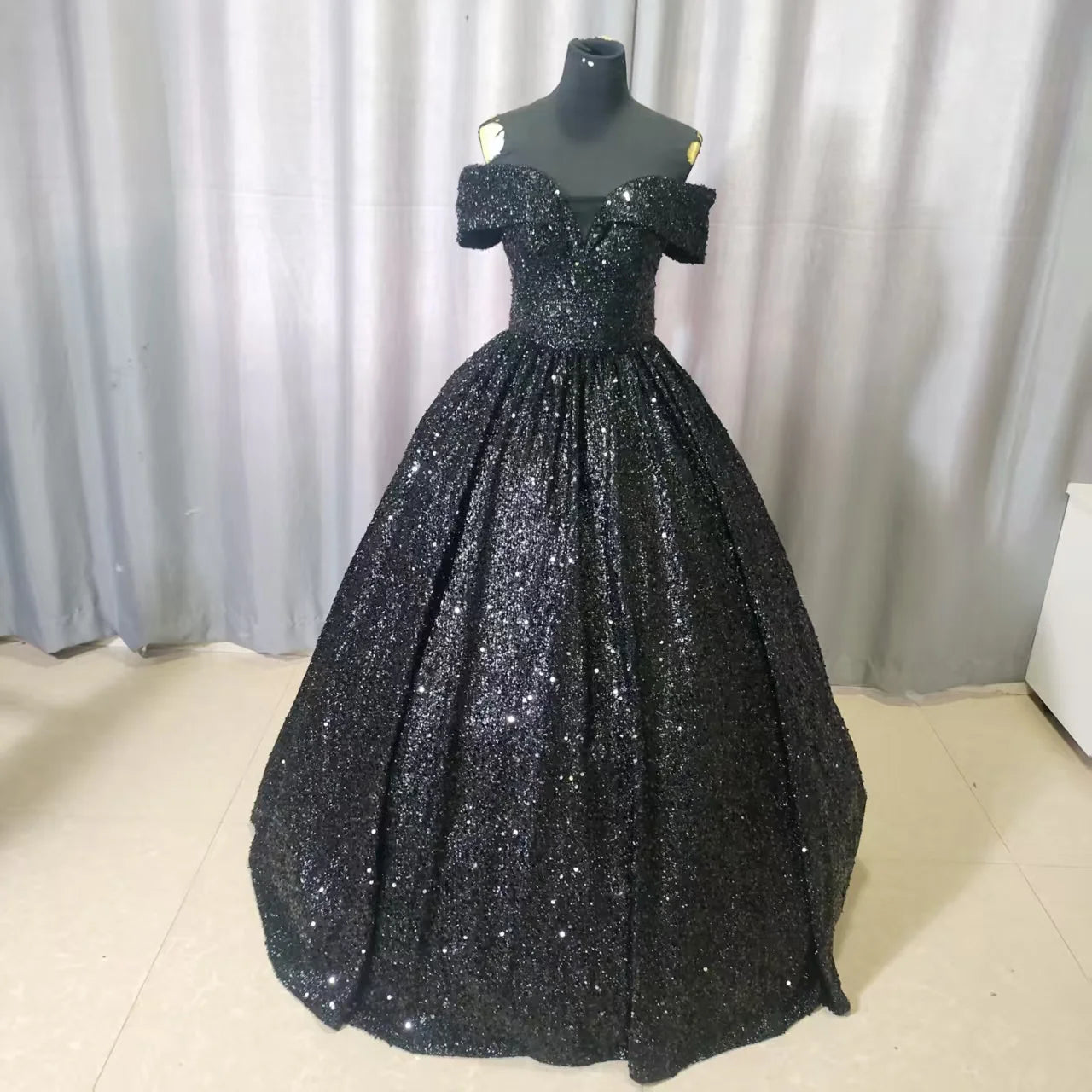 Y&M Novias Custom Plus Size Luxury Sequins Bow Off Shoulder Dark Red Quinceanera Dresses 15 Ball Gown For Party Vestido De Noiva Badiee Stylez