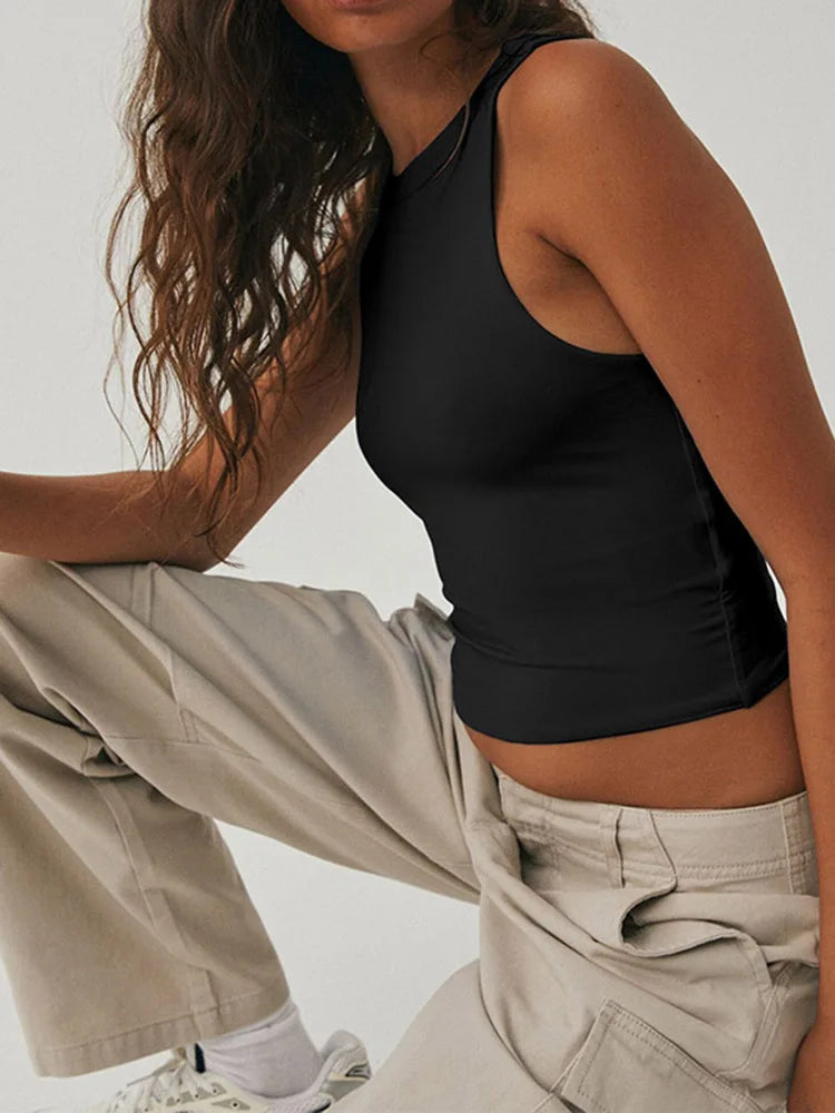 Sleeveless Tight Bottomed Shirt With Round Neck Racerback Top