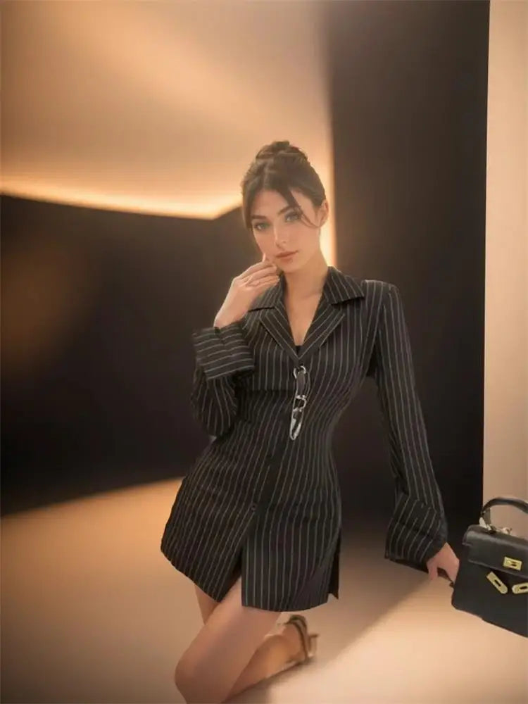 Vintage Blouses Black Stripe Slim fit Shirts Long Sleeve Top Women Korean Fashion Office Lady Aesthetic Elegant Shirt Women
