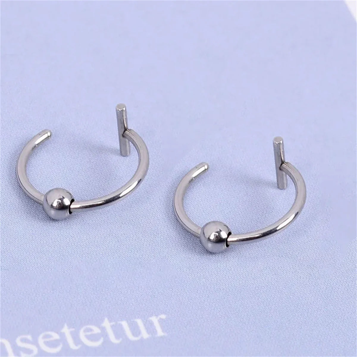 2/4Pcs 18G 316L Stainless Steel Fake Lip Rings for Women Men, Fake Septum Nose Ring Clip On Lip Ring Fake Piercing Jewelry B1-2pcs-Silvery CHINA