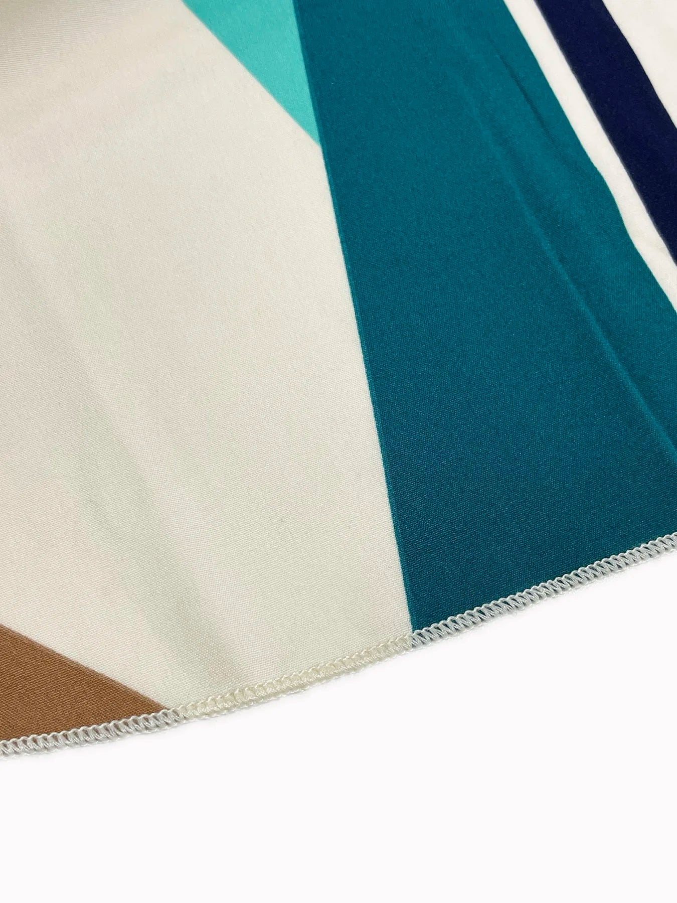 A Bat - Sleeved, Beled Dress with Geometric Patterns It's Suitable for Commuting in Spring and Summer, Featuring Elegant Style Badiee Stylez