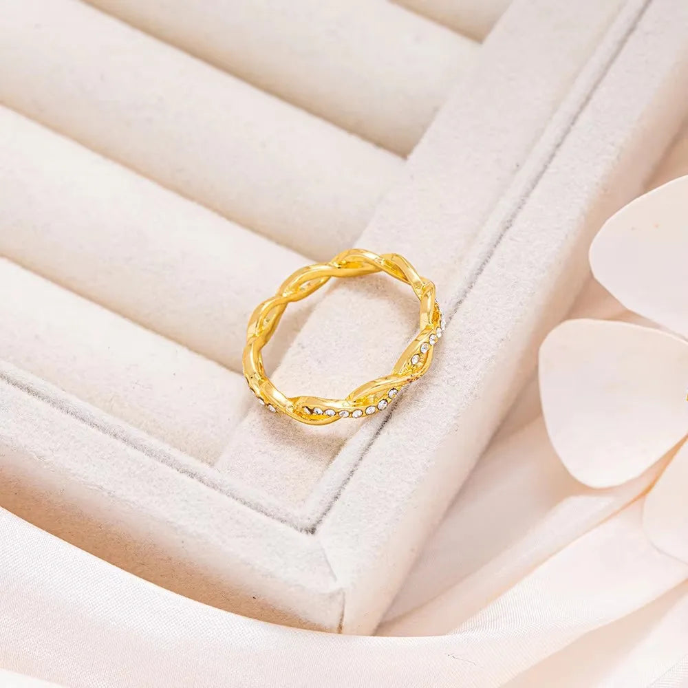 Trendy Twist Rings for Women Wedding Bands Fashion Contracted Design Bridal Rings with Sparkling Cubic Zircon Hot Jewelry golden
