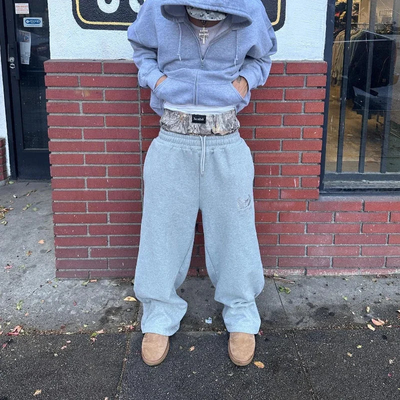 Y2K Trend Sweatpants Camouflage Embroidered Pattern Streetwear Men Women Clothing Retro Camo Baggy Pants Unisex Wide Leg Pants