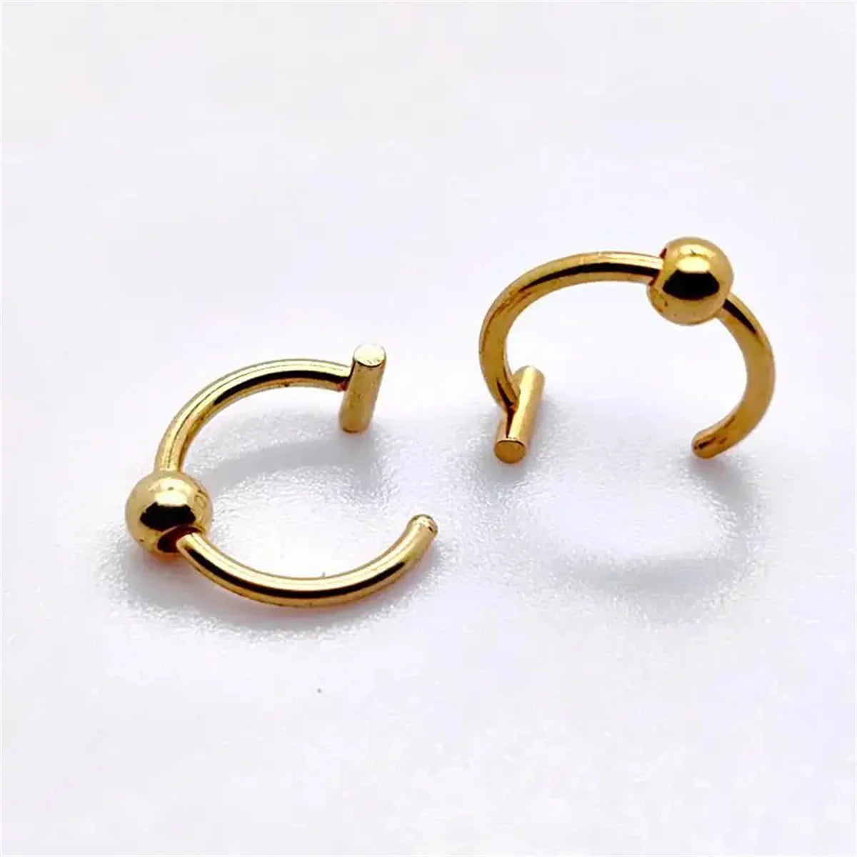 2/4Pcs 18G 316L Stainless Steel Fake Lip Rings for Women Men, Fake Septum Nose Ring Clip On Lip Ring Fake Piercing Jewelry B3-2pcs-Golden CHINA