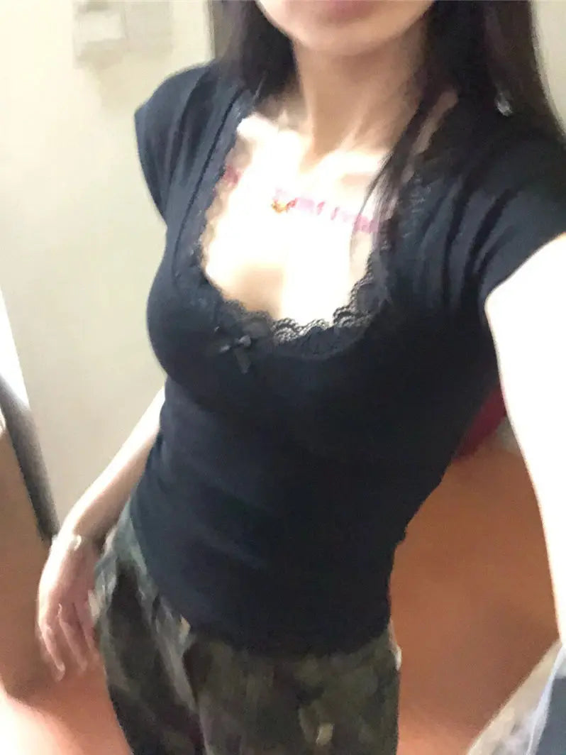 2025 Y2k Aesthetic Lace Patchwork Crop Top Streetwear Harajuku Women Vintage U Neck T-shirt Streetwear Bow Bottoming Grunge Tees