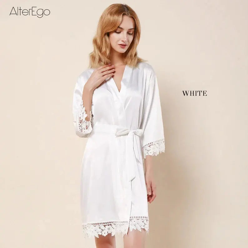Customized Summer Lace Sleepwear Bride&Bridemaid Wedding Robe Personalized Gown Champagne Kimono Silk Bathrobe Satin Night Dress white