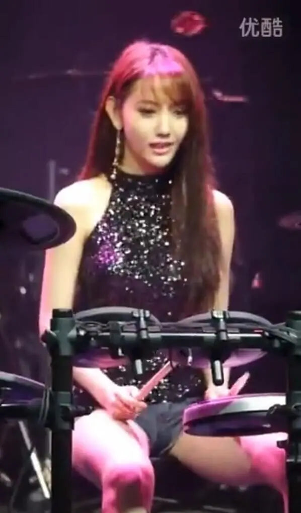 Sequins Women Fashion Shimmer Flashy Embellished High Quality Halter Neck Sleeveless Vest Sexy Tank Top Clubwear Stage Perform