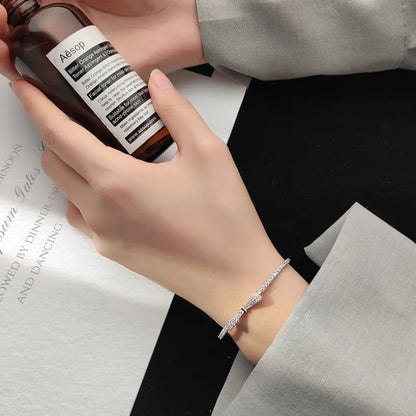 ANENJERY Hot Sale AAAAA Zircon Bow Bracelet Fashion Simple Adjustable Bracelet For Mother To Girlfriend Jewelry Gift Wholesale