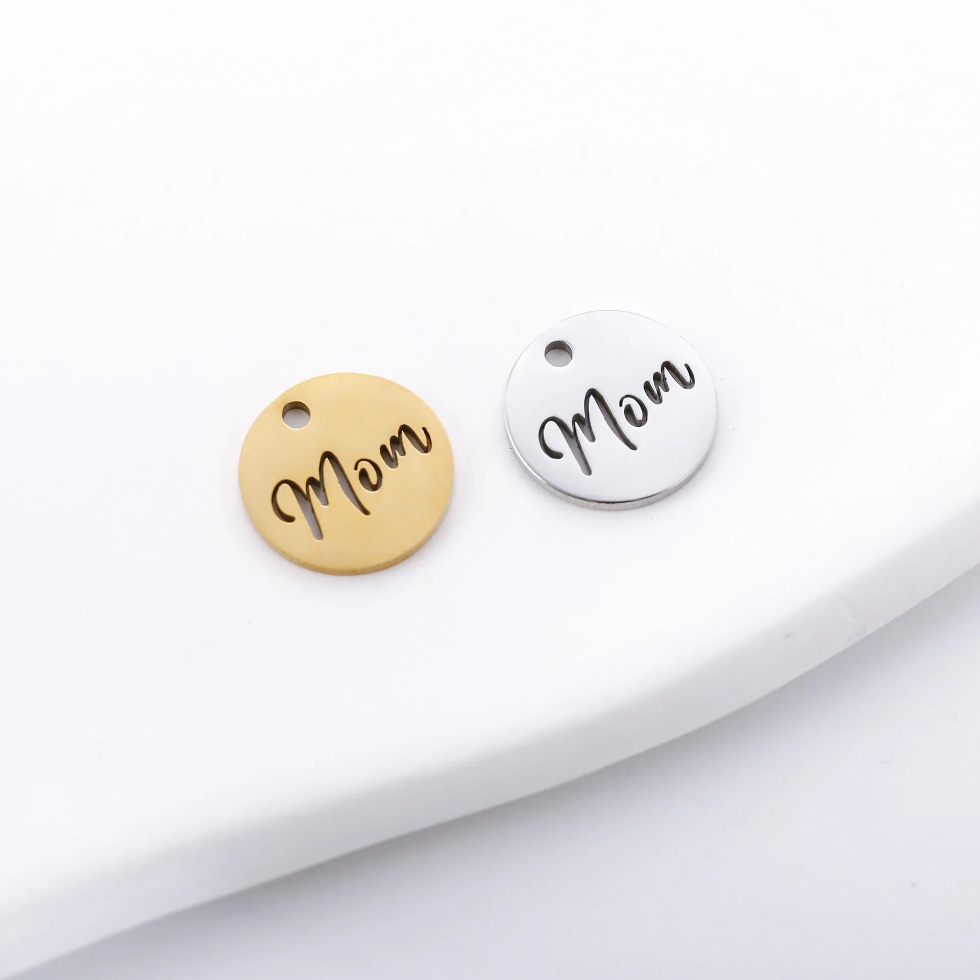 5pcs/Lot Making Mother's Day Unique Gift Pendants Stainless Steel Hollow Mom Letter Charms For Necklace Bracelet Accessories DIY