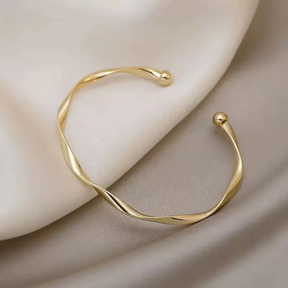 2025 New Fashion Creative Unique Design Style Minimalist Geometric Bending Shape Adjustable Bracelet, Suitable For Mothers to Se Badiee Stylez