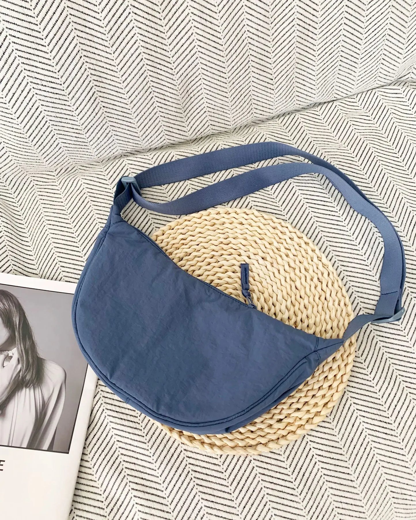 Casual Nylon Hobos Shoulder Bags for Women Lightweight Portable Ladies Crossbody Bag Simple Solid Color Female Handbags Purse Blue