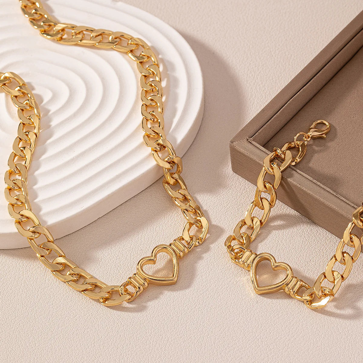 Minimalist Heart Shape Hollow Collarbone Chain Bracelet Set For Women Holiday Party Gift Fashion Jewelry CS009