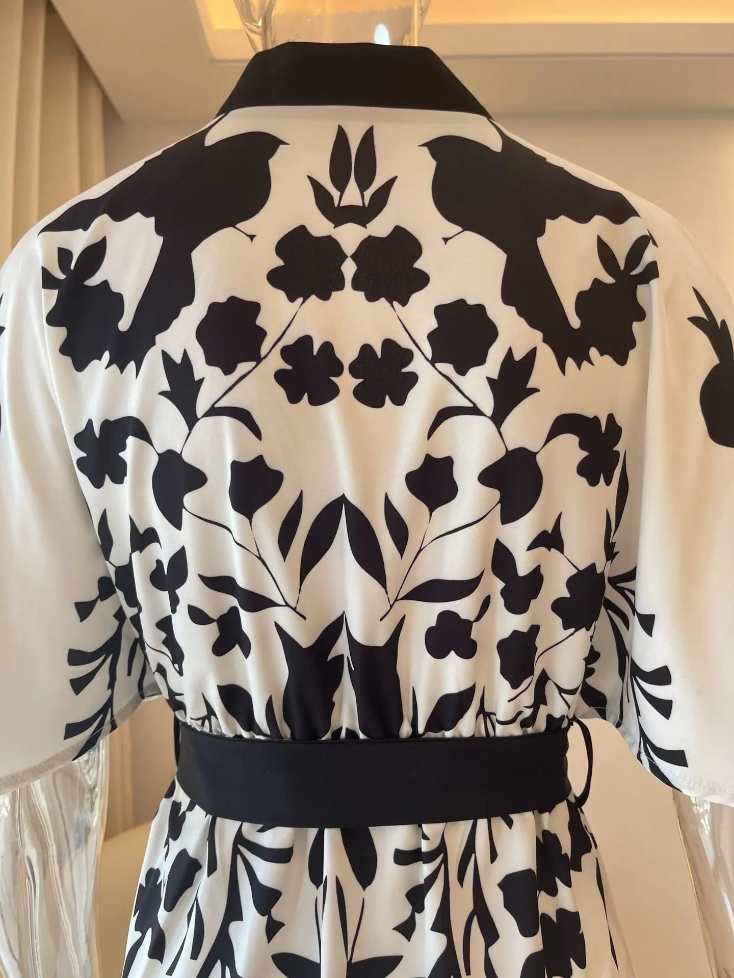 Women's elegant temperament V-neck A-line party dress 2025 new half sleeved printed lace up waist dress