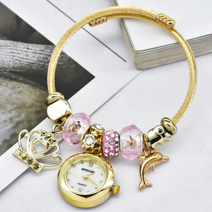 Women's Bracelet Watch Love With Stylish Decor Refined Round Quartz Watch Casual Elegance Golden-3