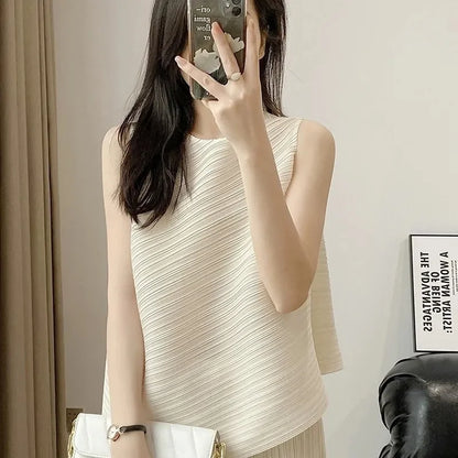 2025 Fold Fashion Summer Shirts Short-Sleeved T Shirt Women's Sleeveless Vest Waistcoat Tops Loose Blouse Shirt Tee Female apricot sleeveless One Size