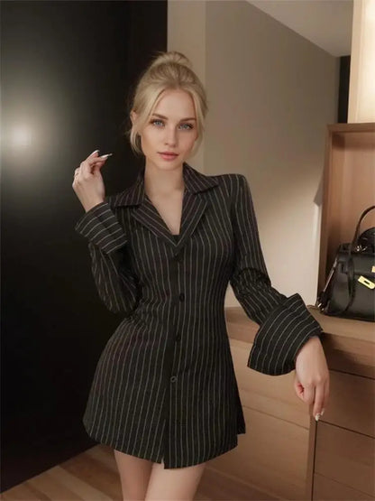 Vintage Blouses Black Stripe Slim fit Shirts Long Sleeve Top Women Korean Fashion Office Lady Aesthetic Elegant Shirt Women