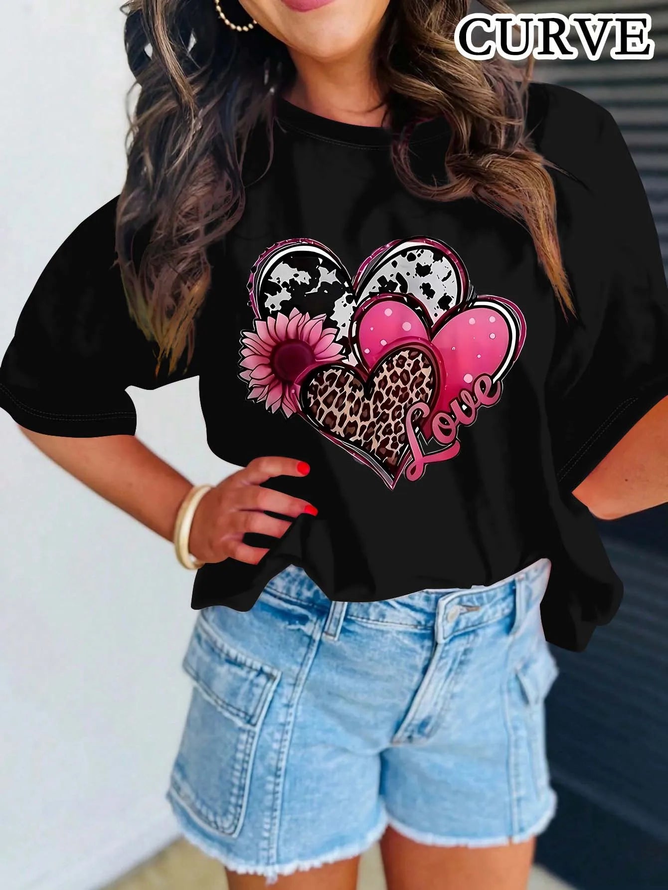 Plus - Size White Round Neck T - Shirt with Heart - Flower - themed Print: Sweet - patterned and Fashion - casual black