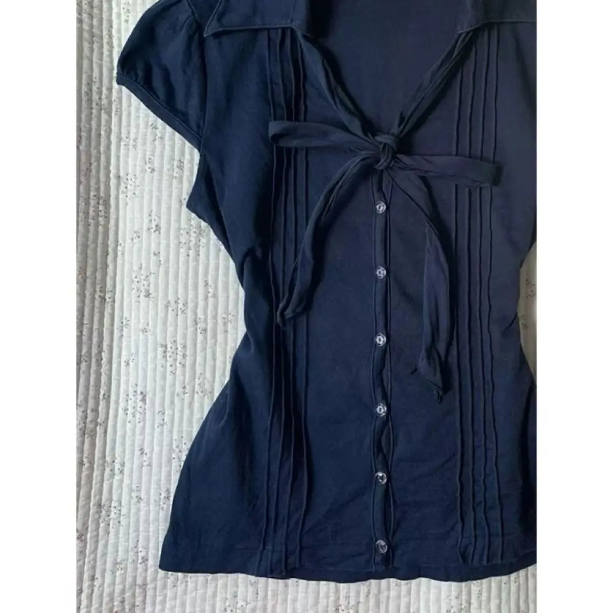 Retro new black Japanese V-neck shirt for women Harajuku Goth large size waist-hugging and slimming fashion top