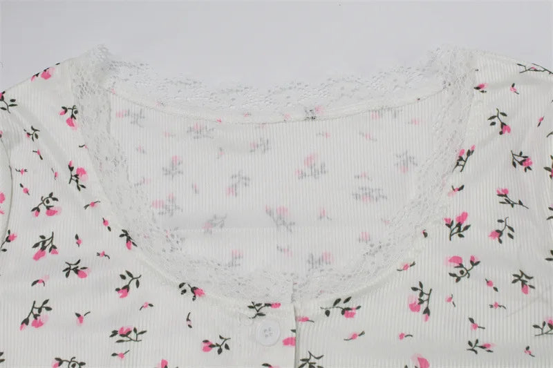 Floral print set, low cut round neck, tight fitting long sleeved top, shorts, European and American home clothes