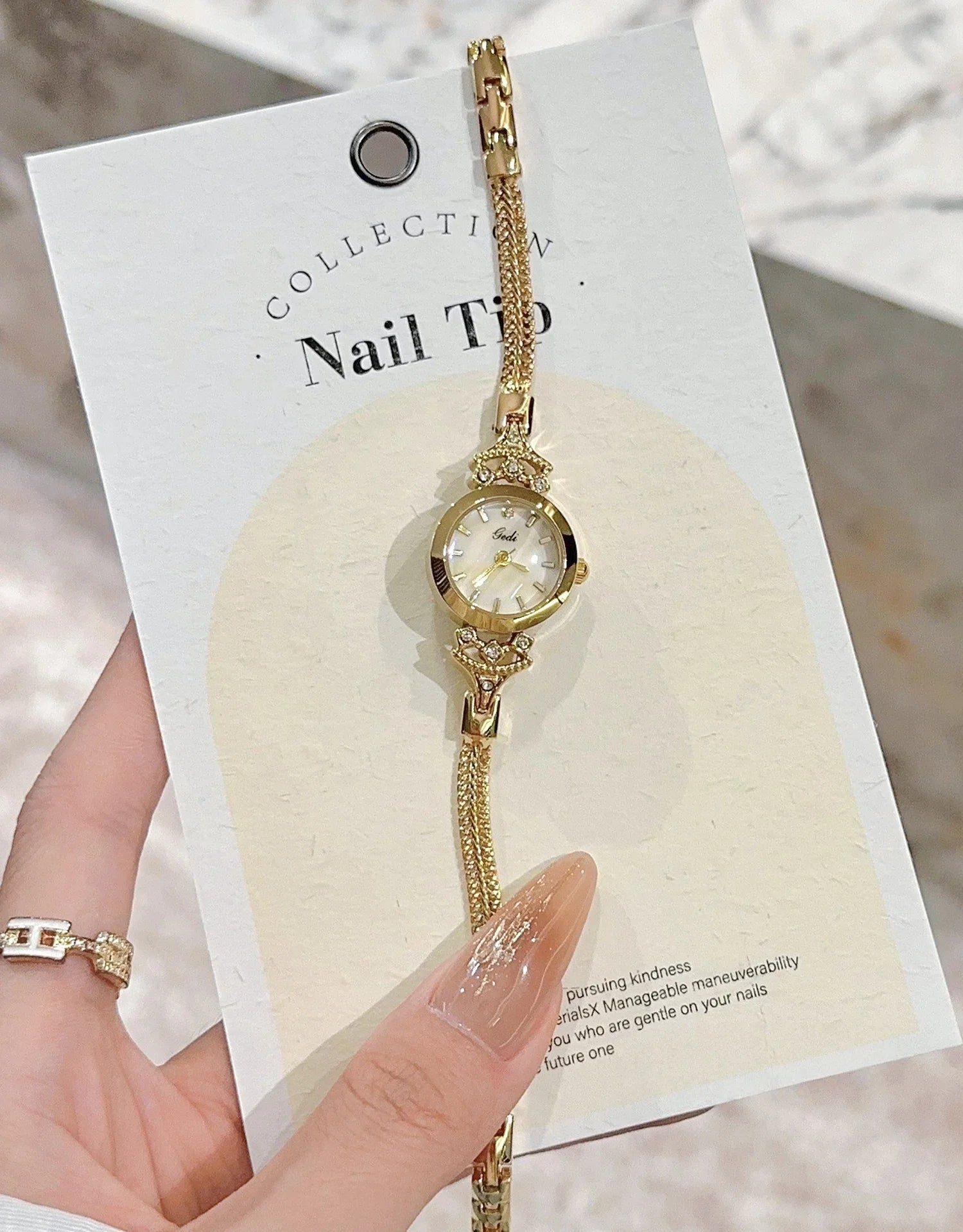 New Elegant Women's Watch Luxury Slim Gold Bracelet Watch Fashion Ladies Quartz Wristwatches Clock Gifts For Woman montre femme