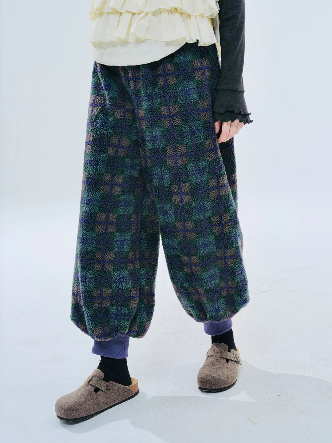 imakokoni2023 autumn and winter original green plaid lamb wool shrink pants 234408 Badiee Stylez