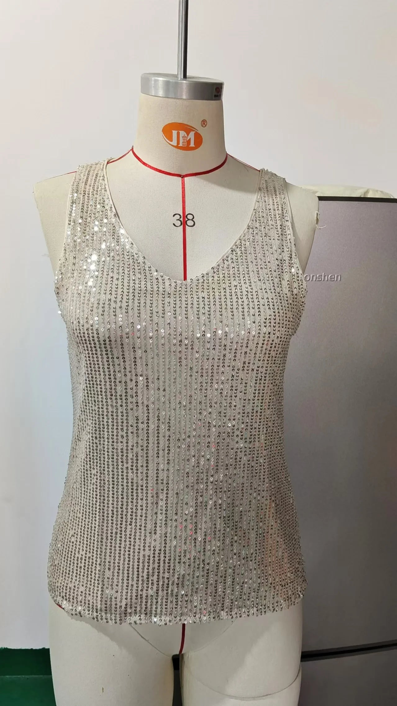 Amazon Quicktrade foreign trade explosion models Europe and the United States sexy ladies sequins summer light mature sexy V-nec