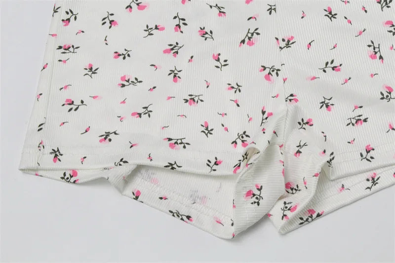 Floral print set, low cut round neck, tight fitting long sleeved top, shorts, European and American home clothes