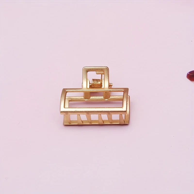 Fashion Simple Non Slip Mini Hollow Heart Metal Hair Claw Clips Gold Geometric Bangs Barrettes Hair Jaws For Women Girls Daily Square