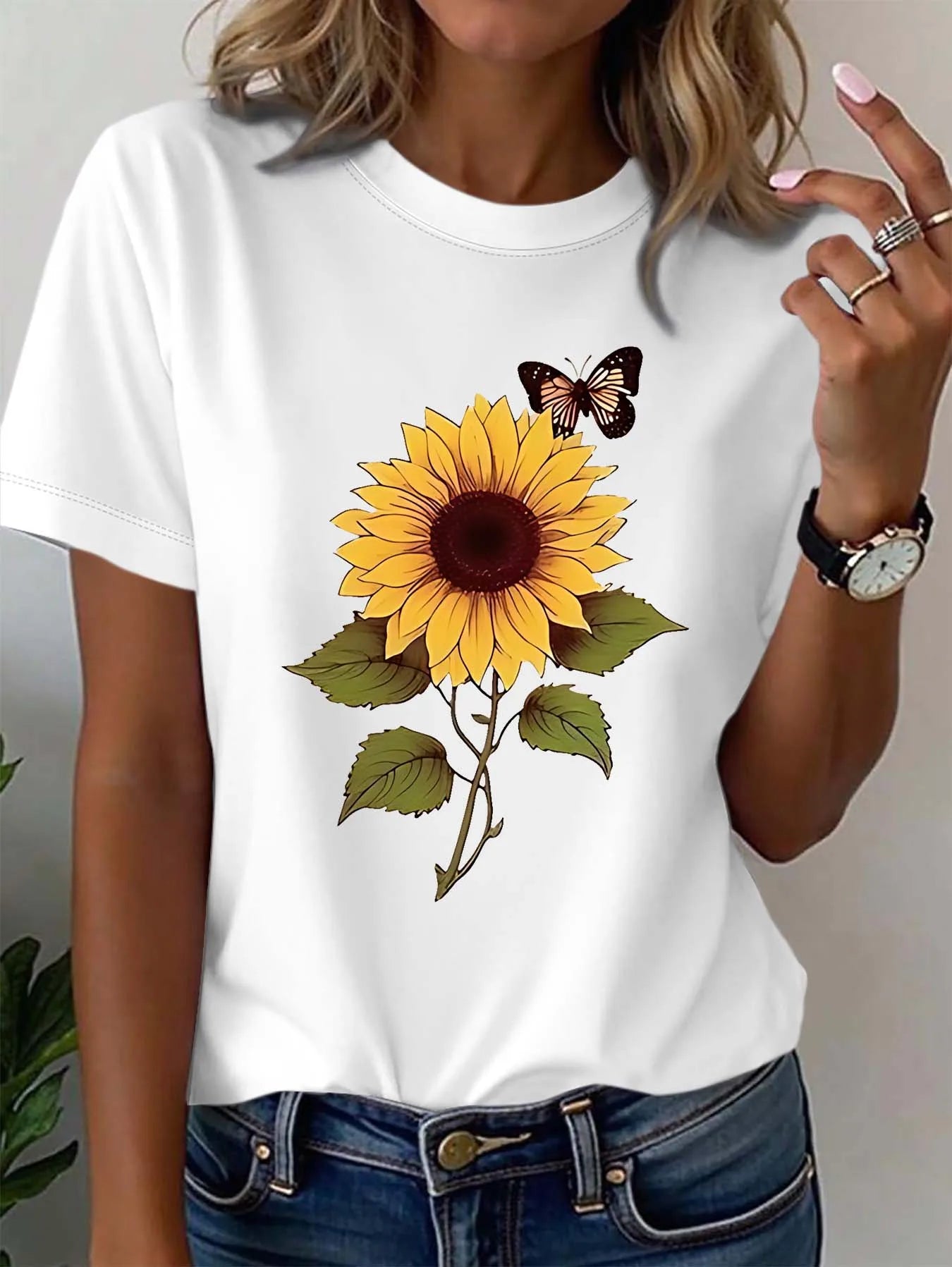 Plus - Size Sunflower & Butterfly Graphic Tee, Short - Sleeve white