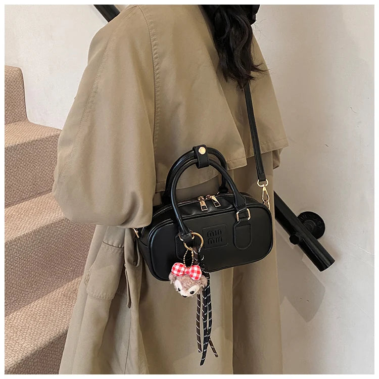 Luxury high-end designer portable bowling bag female 2025 new autumn and winter fashion all-match messenger bag small square bag