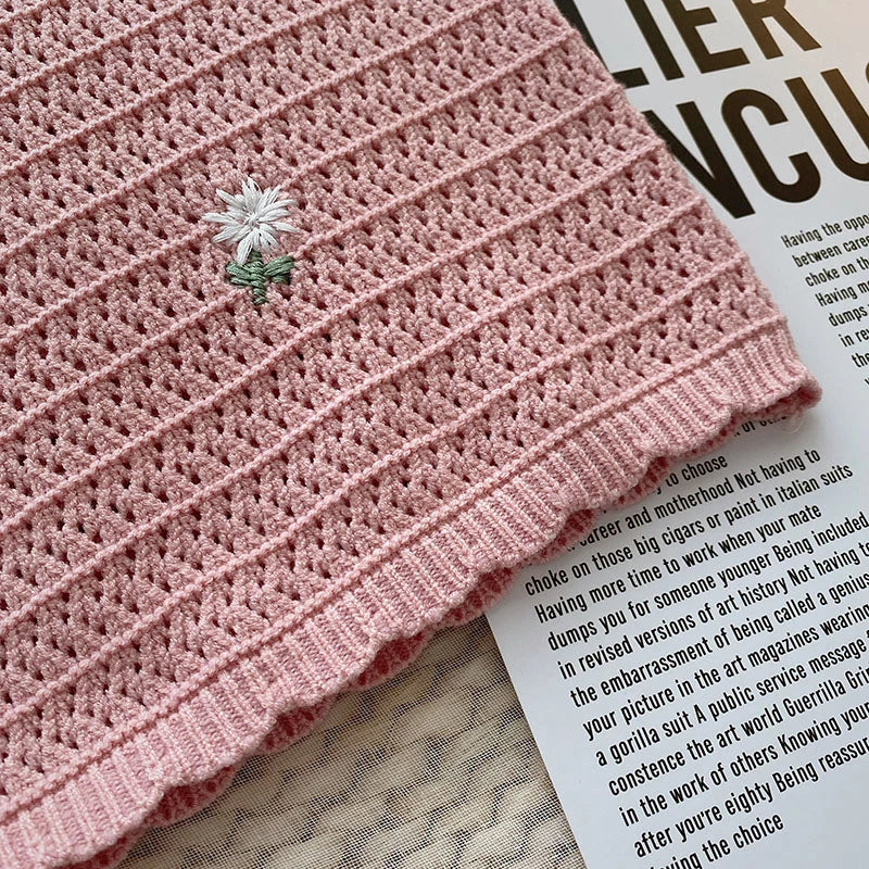 Women Summer Flower Embroidered Knit Tank Tops O-Neck Sleeveless Sweet Camisole Crochet Outer Wear Vintage Loose Inner Crop Tops