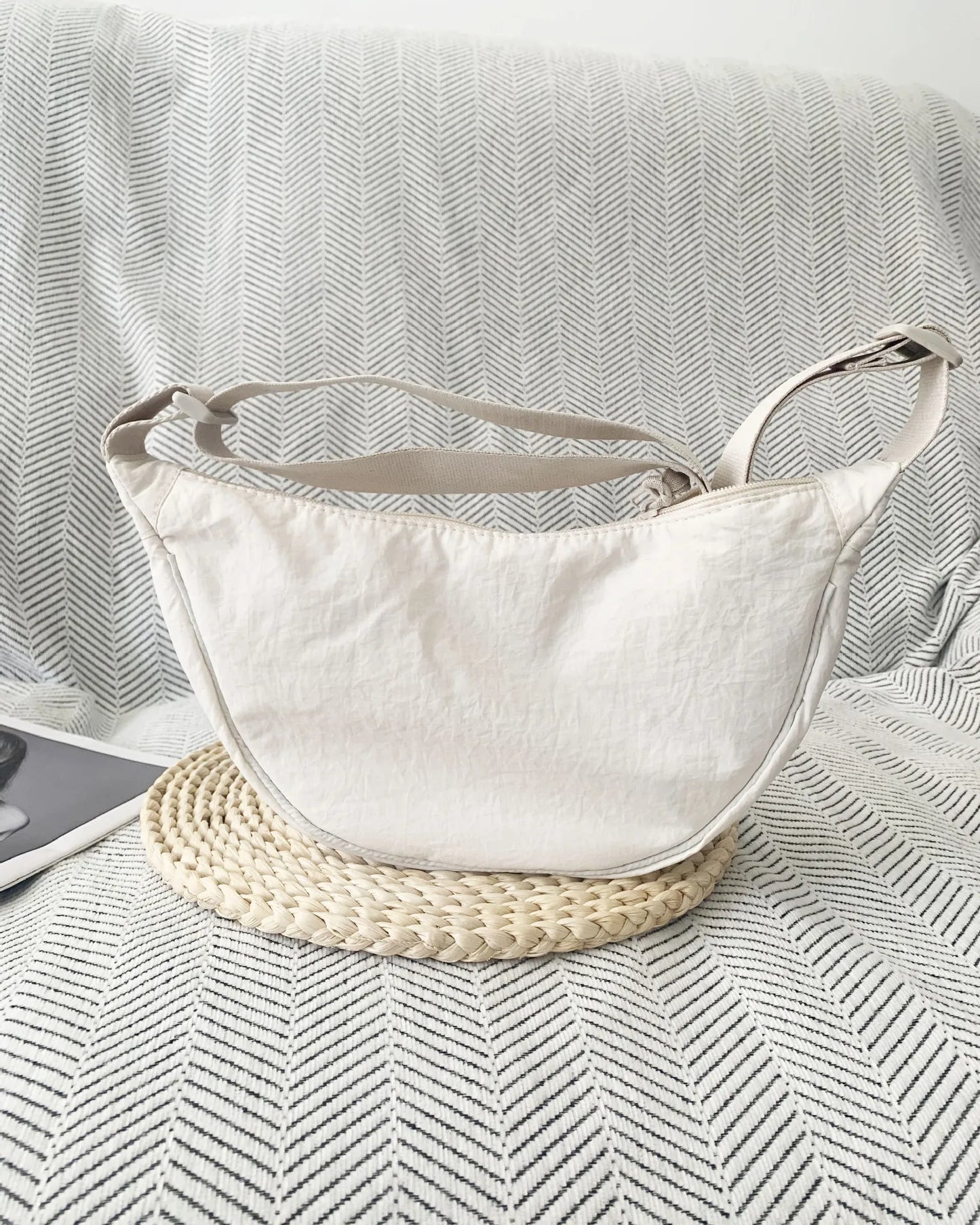 Casual Nylon Hobos Shoulder Bags for Women Lightweight Portable Ladies Crossbody Bag Simple Solid Color Female Handbags Purse