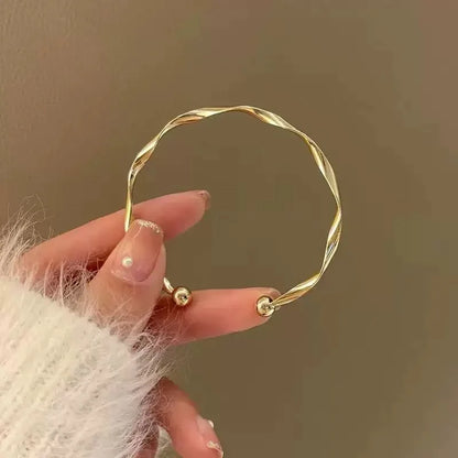 2025 New Fashion Creative Unique Design Style Minimalist Geometric Bending Shape Adjustable Bracelet, Suitable For Mothers to Se Badiee Stylez