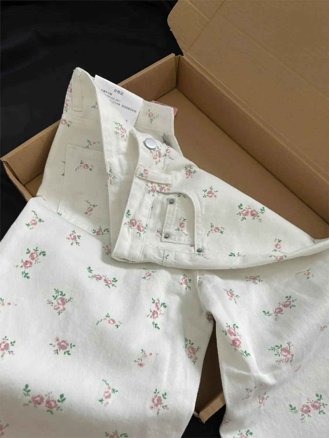 White floral straight jeans women's early autumn new thin loose high waist covered Joker slim casual wide-leg pants. jeans