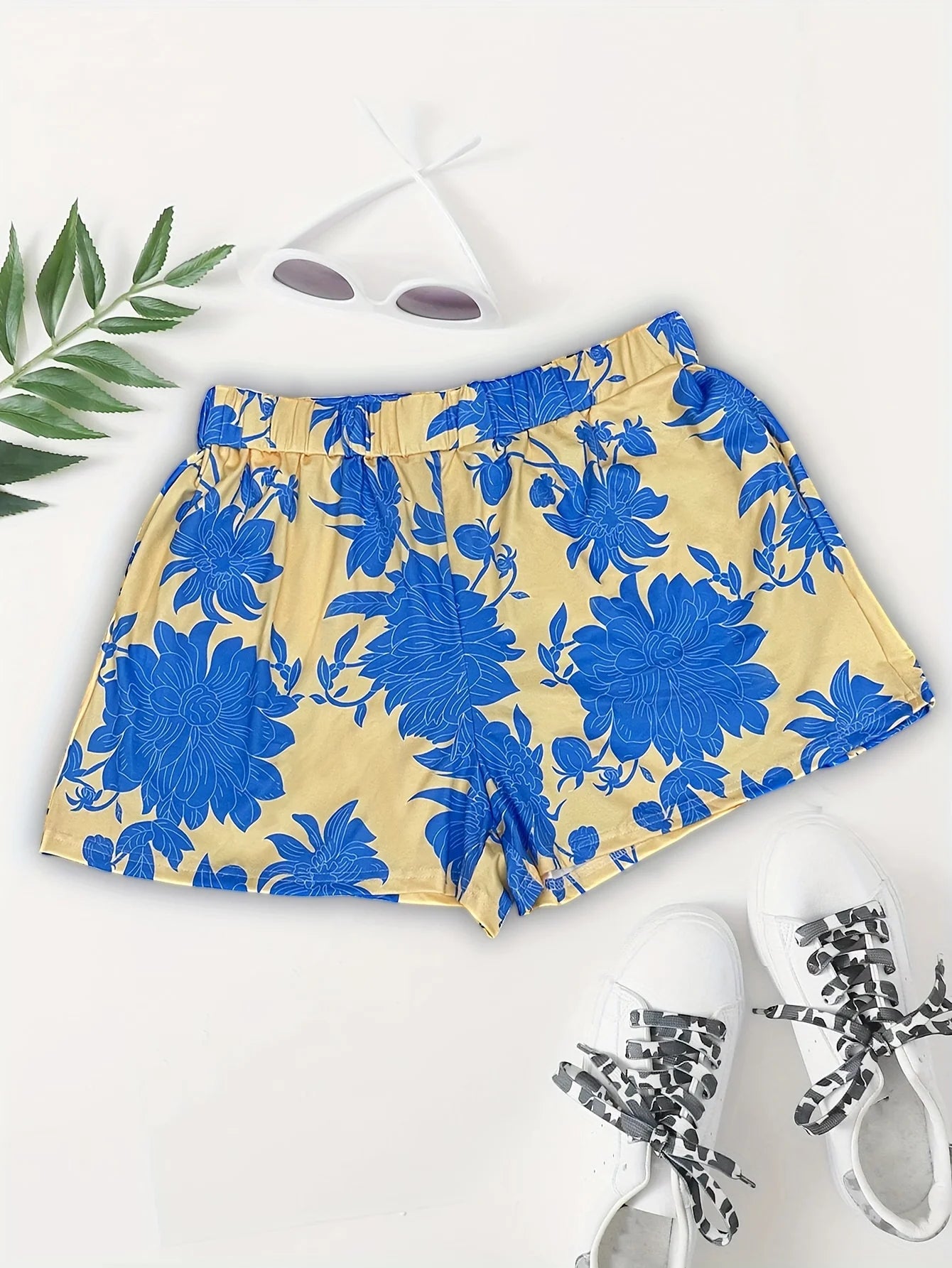 Women's Plus Size Casual Sleeveless V-Neck Top and Floral Print Shorts Two-Piece Set for Summer Comfort and Effortless Style