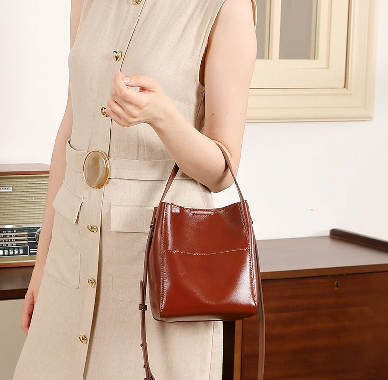 Toptrends Korean Style Bucket Genuine Leather Shoulder Bags For Women 2025 Luxury Designer Crossbody Purses Tote Ladies Handbags