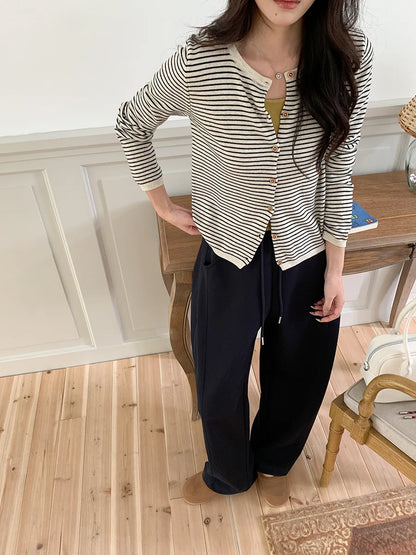 New relaxed and curved cut sports and casual wide leg pants for early autumn Badiee Stylez