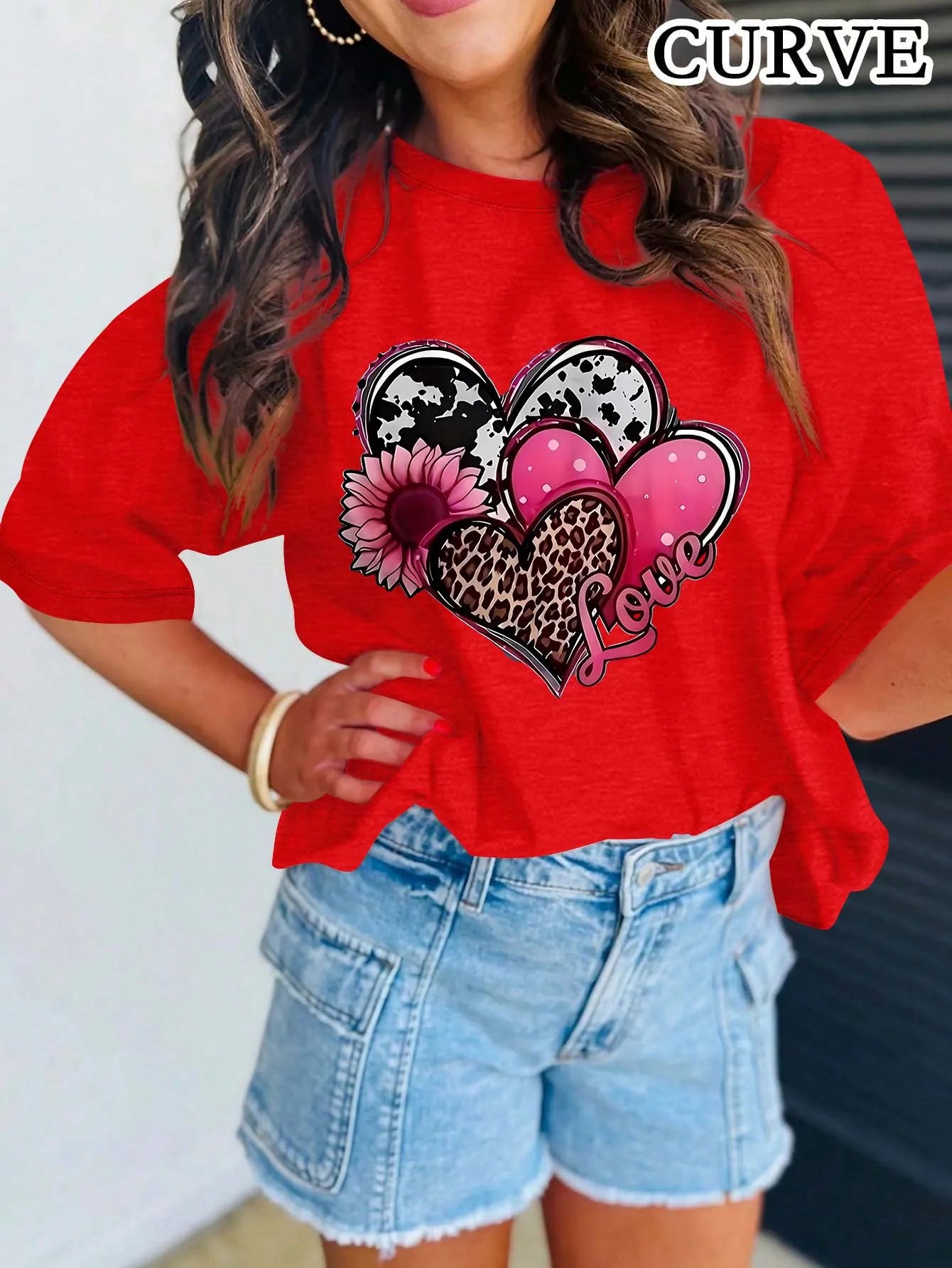 Plus - Size White Round Neck T - Shirt with Heart - Flower - themed Print: Sweet - patterned and Fashion - casual Red