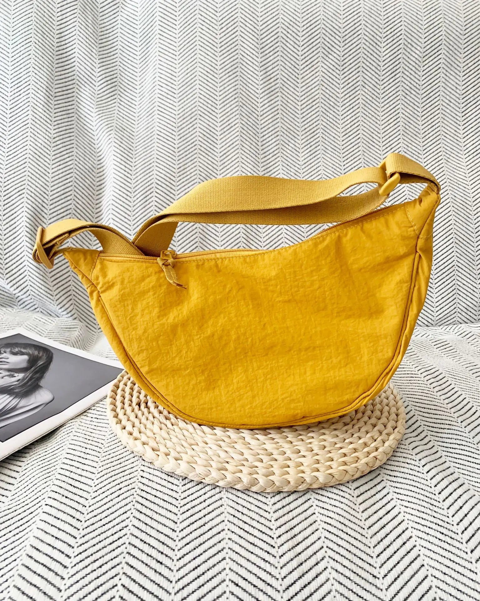 Casual Nylon Hobos Shoulder Bags for Women Lightweight Portable Ladies Crossbody Bag Simple Solid Color Female Handbags Purse