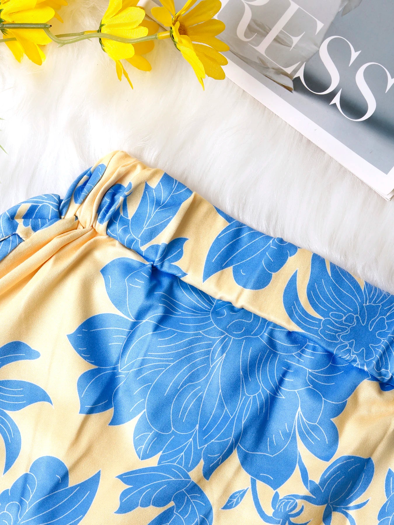 Women's Plus Size Casual Sleeveless V-Neck Top and Floral Print Shorts Two-Piece Set for Summer Comfort and Effortless Style